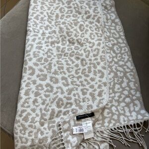 Banana Republic Beige and White Leopard Print Scarf